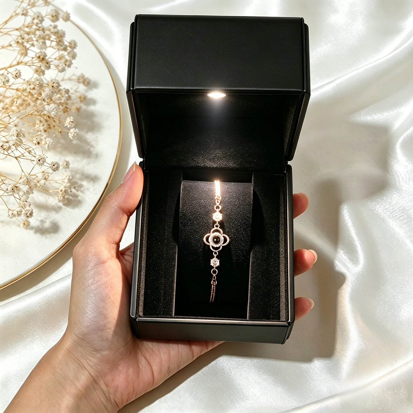 To My Beloved Daughter - Four-Leaf Clover Projection Bracelet Gift Set - 100 Ways to Express My Love-A84088